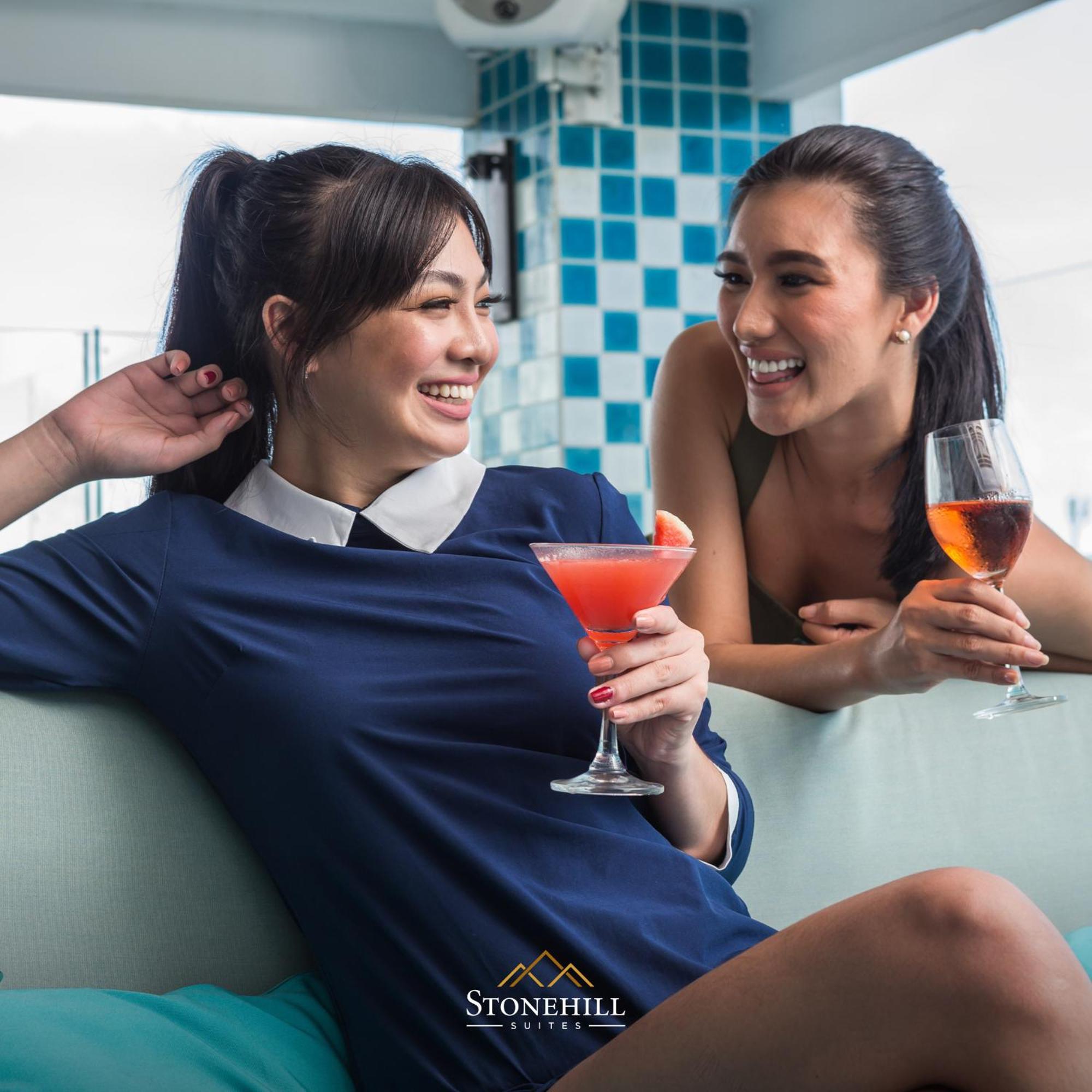 Stonehill Suites Bacolod Bagian luar foto