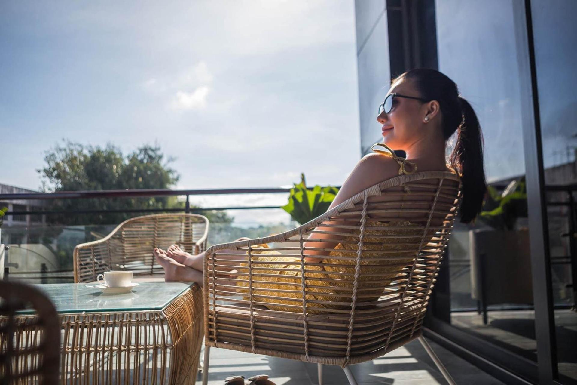 Stonehill Suites Bacolod Bagian luar foto