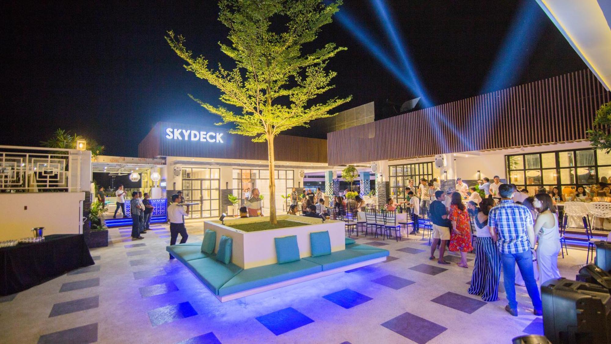 Stonehill Suites Bacolod Bagian luar foto